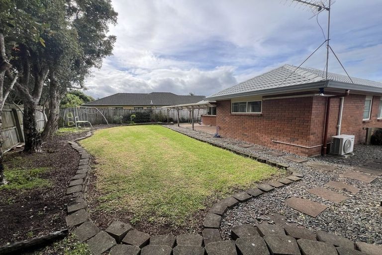Photo of property in 12 Sheldon Place, Burswood, Auckland, 2013
