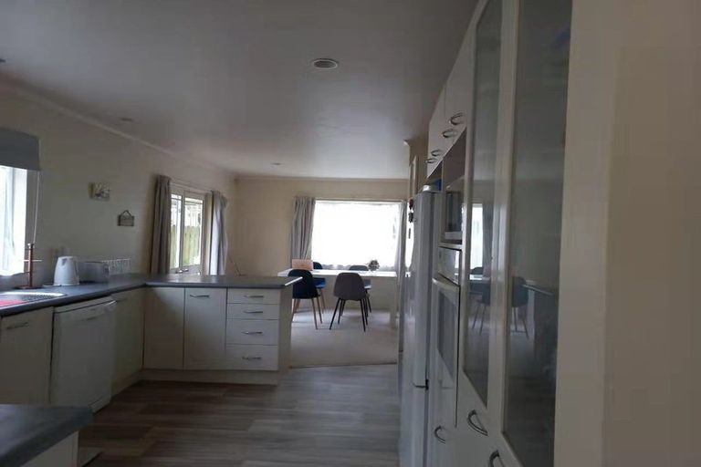 Photo of property in Chantelle Close, 44e Lavery Place, Sunnynook, Auckland, 0632