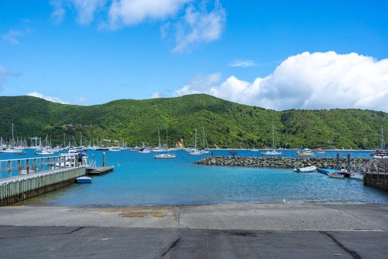 Photo of property in 24 Amelia Crescent, Waikawa, Picton, 7220