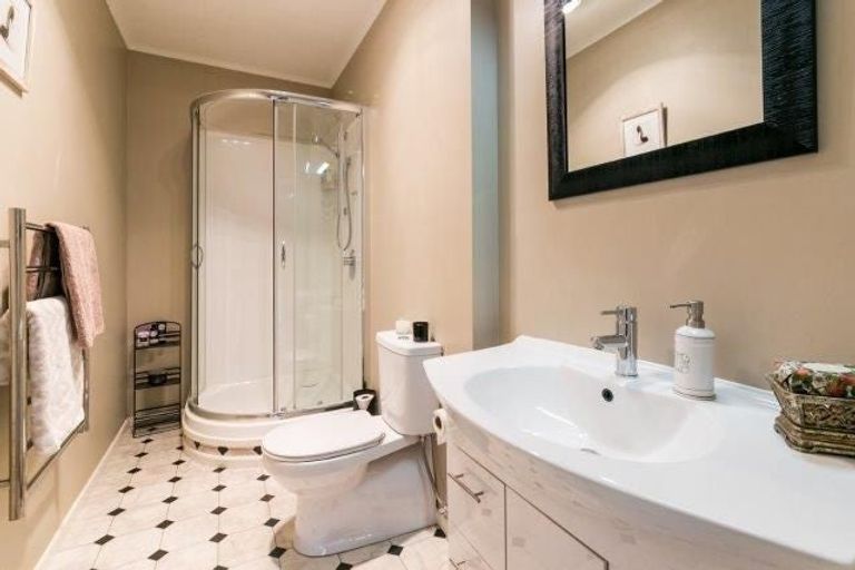 Photo of property in 18 Greenwood Road, Havelock North, 4130