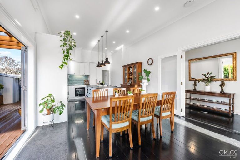 Photo of property in 82 Knights Road, Hutt Central, Lower Hutt, 5010