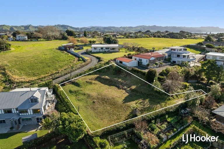 Photo of property in 1 Denby Close, Athenree, Waihi Beach, 3177