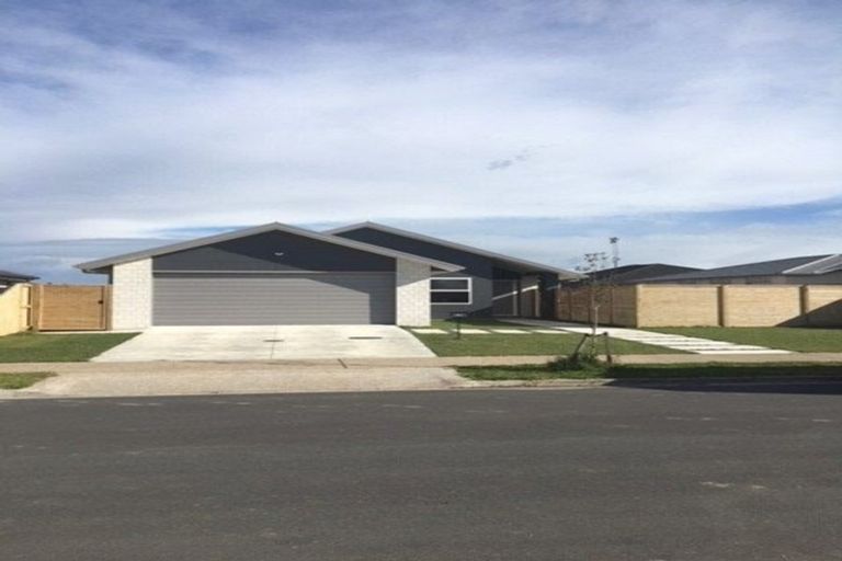 Photo of property in 66 Penetaka Heights, Pyes Pa, Tauranga, 3112