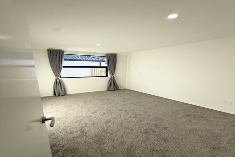 Photo of property in 2/84 Mcmahon Drive, Aidanfield, Christchurch, 8025