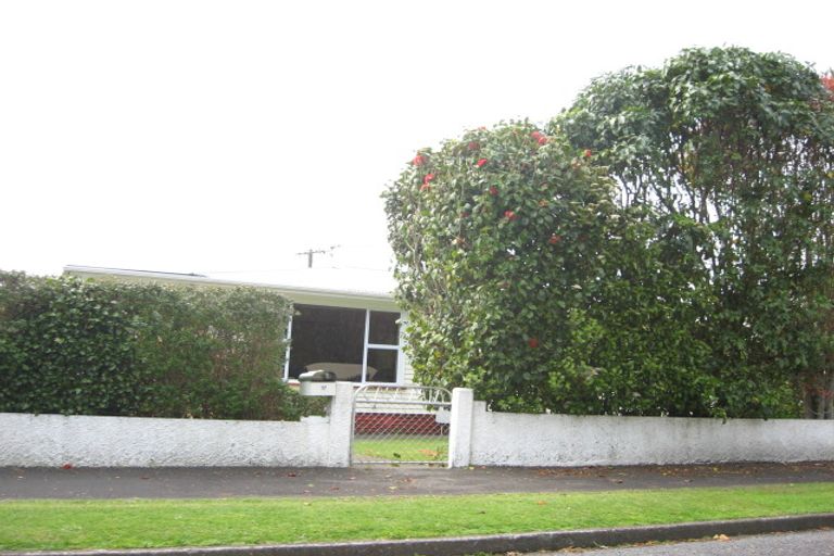 Photo of property in 17 Havelock Place, Blagdon, New Plymouth, 4310