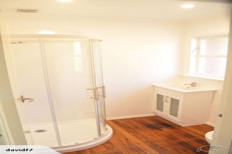 Photo of property in 5 Poto Road, Normandale, Lower Hutt, 5010