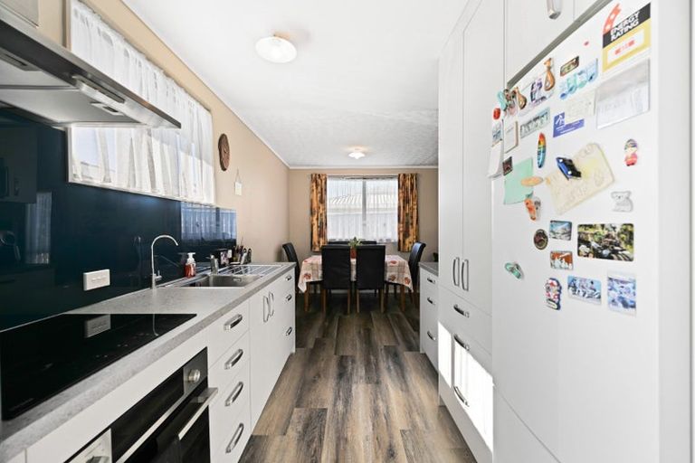 Photo of property in 18 Lloyd Drive, Nawton, Hamilton, 3200