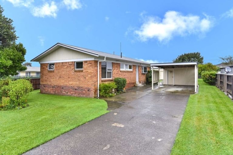 Photo of property in 102 Cargill Street, Papakura, 2110