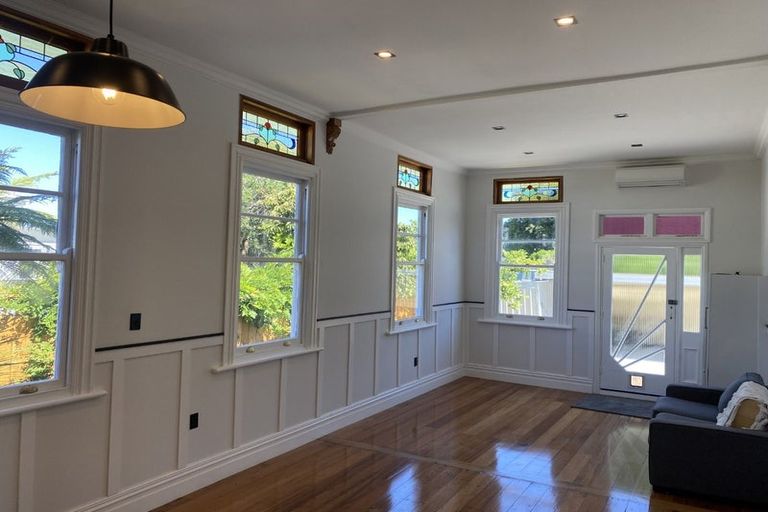 Photo of property in 9 Latham Street, Napier South, Napier, 4110