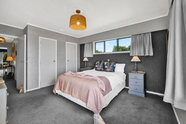 Photo of property in 24 Darwin Crescent, Spotswood, New Plymouth, 4310