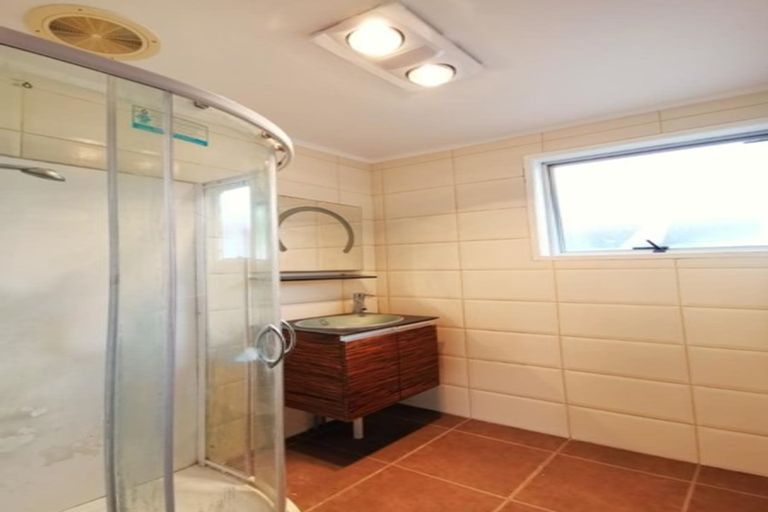 Photo of property in 3 Ciprian Place, Henderson, Auckland, 0612