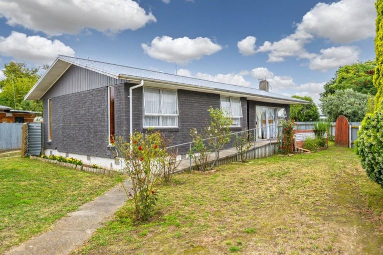 Photo of property in 27 Caernarvon Drive, Flaxmere, Hastings, 4120