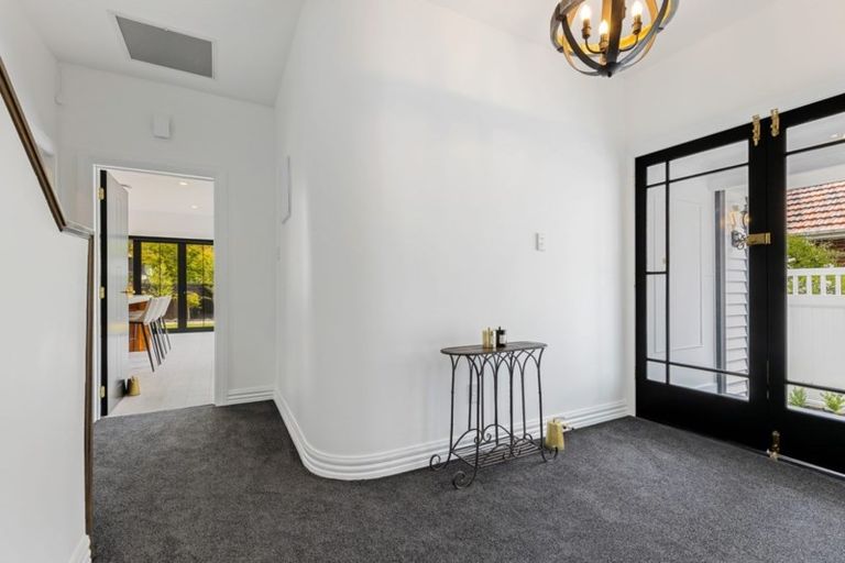 Photo of property in 36 Kahu Road, Fendalton, Christchurch, 8041