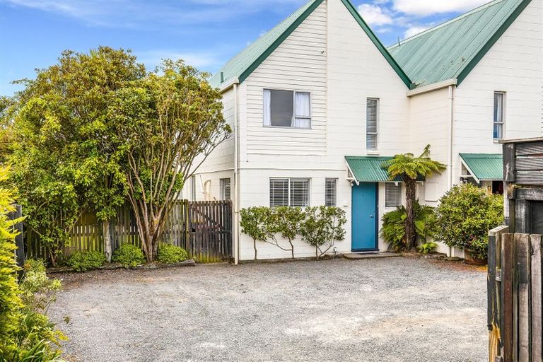 Photo of property in 1/143a Weston Road, St Albans, Christchurch, 8052