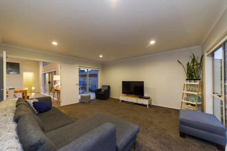 Photo of property in 92 Rosalie Terrace, Kelvin Grove, Palmerston North, 4414