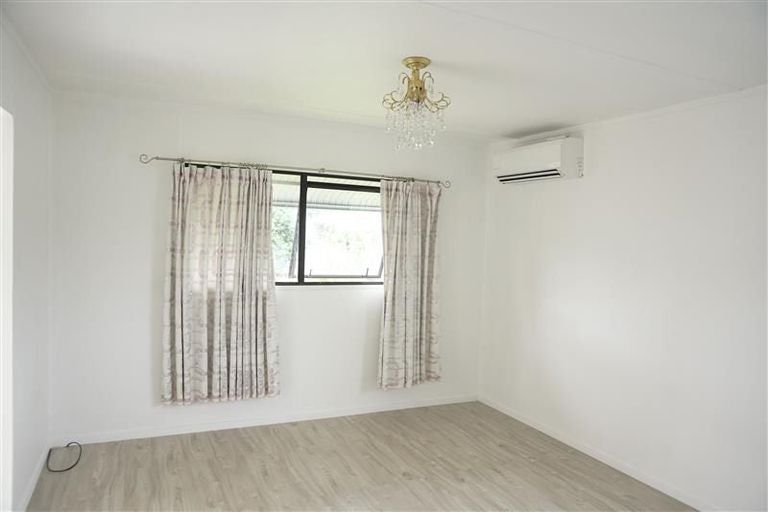 Photo of property in 78 Reynella Drive, Massey, Auckland, 0614