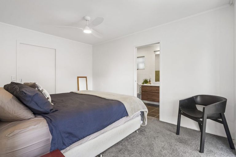 Photo of property in 92 Parr Terrace, Castor Bay, Auckland, 0620