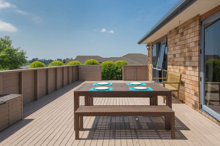 Photo of property in 2 Waterside Drive, Pyes Pa, Tauranga, 3112