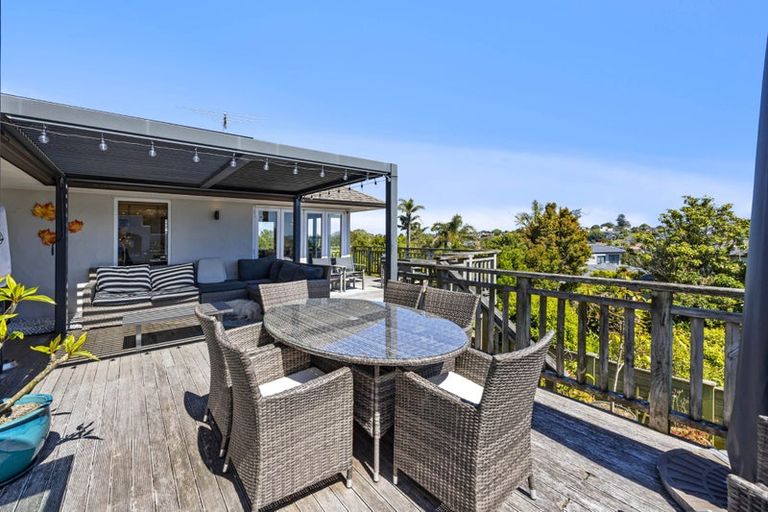 Photo of property in 4 Mellons Bay Road, Howick, Auckland, 2014