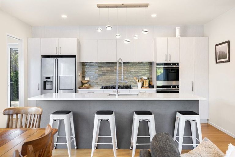 Photo of property in 18 Kahu Close, Orewa, 0931