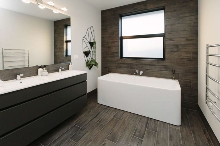 Photo of property in 2 Waititiro Rise, Stanmore Bay, Whangaparaoa, 0932