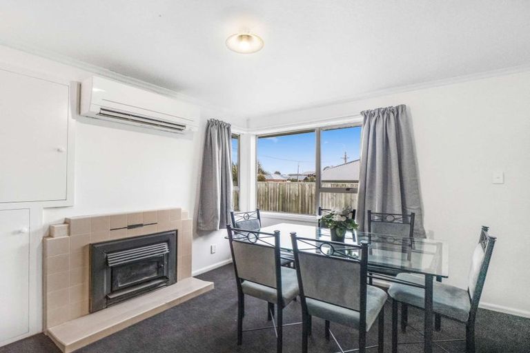 Photo of property in 402 Yaldhurst Road, Russley, Christchurch, 8042