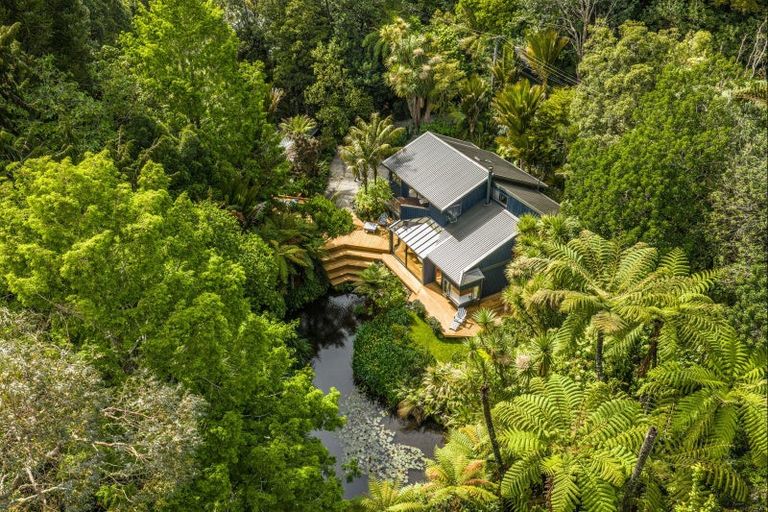 Photo of property in 11 Kereru Place, Upper Vogeltown, New Plymouth, 4310