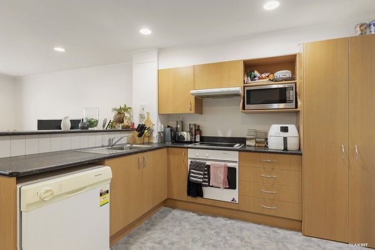 Photo of property in 9/3 Kelvin Grove, Te Aro, Wellington, 6011