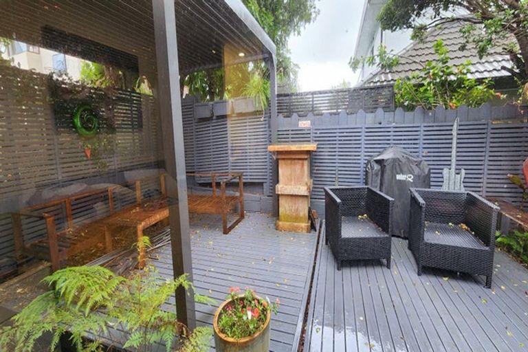 Photo of property in 38 Esther Place, Red Beach, 0932