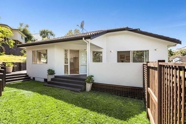 Photo of property in 24 Langana Avenue, Browns Bay, Auckland, 0630