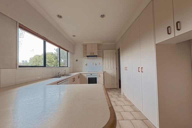 Photo of property in 591 Great South Road, Rosehill, Papakura, 2113