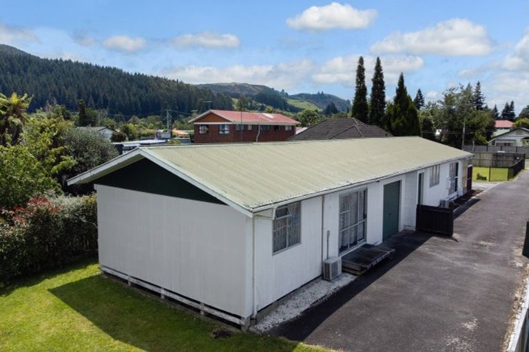 Photo of property in 33a Kawaha Point Road, Fairy Springs, Rotorua, 3015