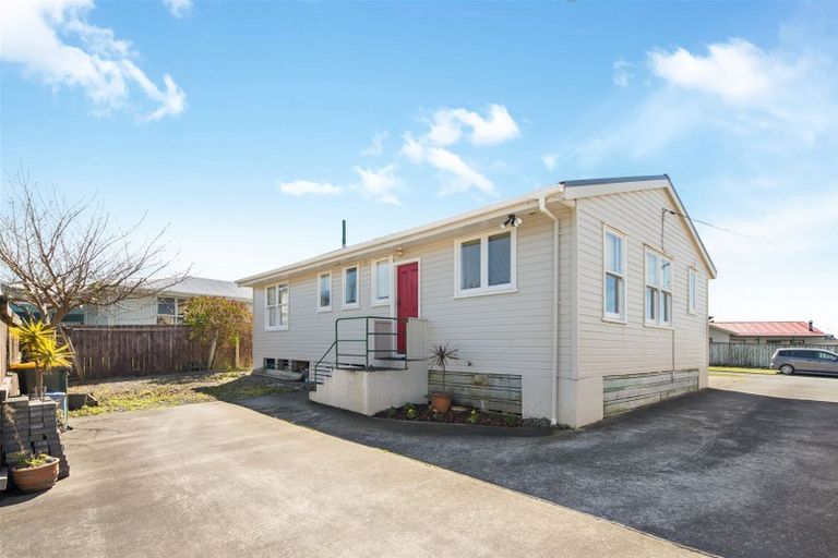 Photo of property in 59 Whanga Crescent, Titahi Bay, Porirua, 5022