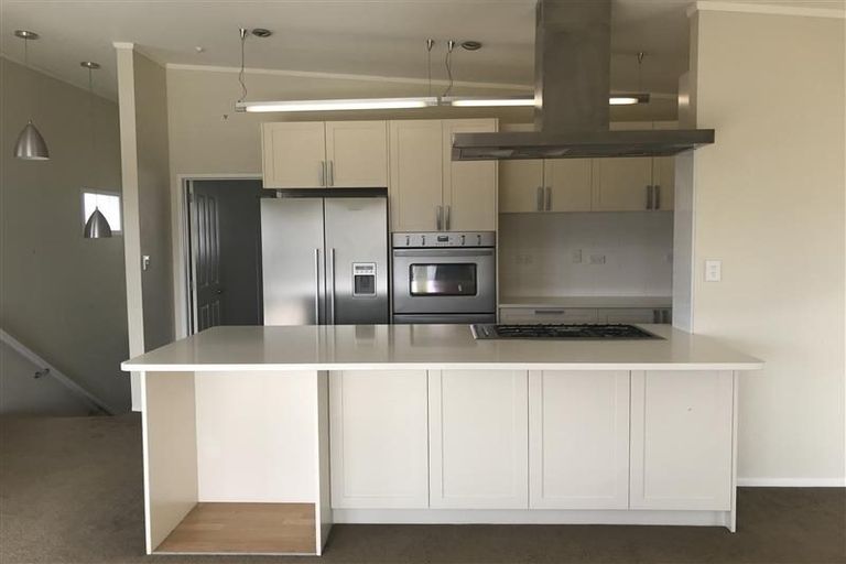 Photo of property in 117a Carlisle Road, Northcross, Auckland, 0632