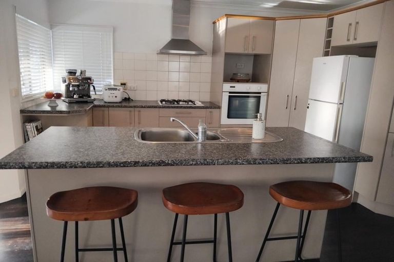 Photo of property in 30a Elliot Street, Howick, Auckland, 2014