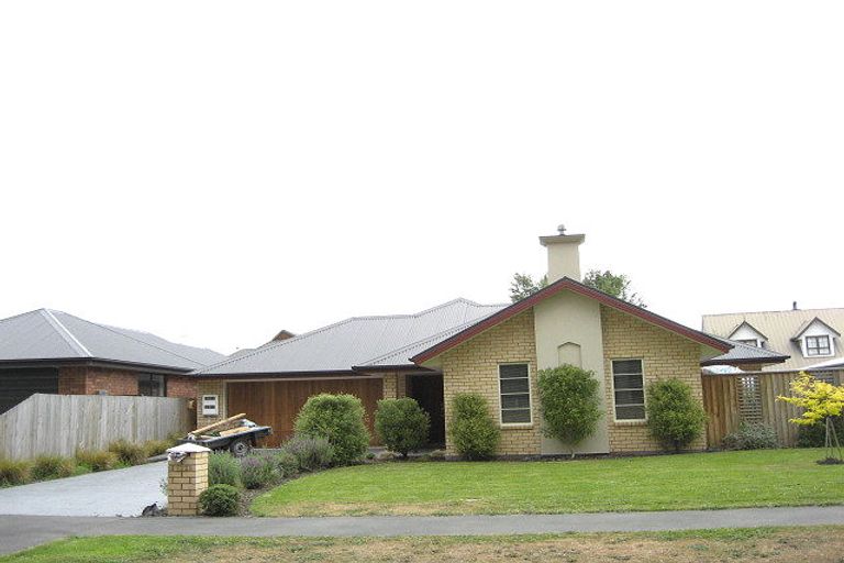 Photo of property in 132 Rothesay Road, Parklands, Christchurch, 8083