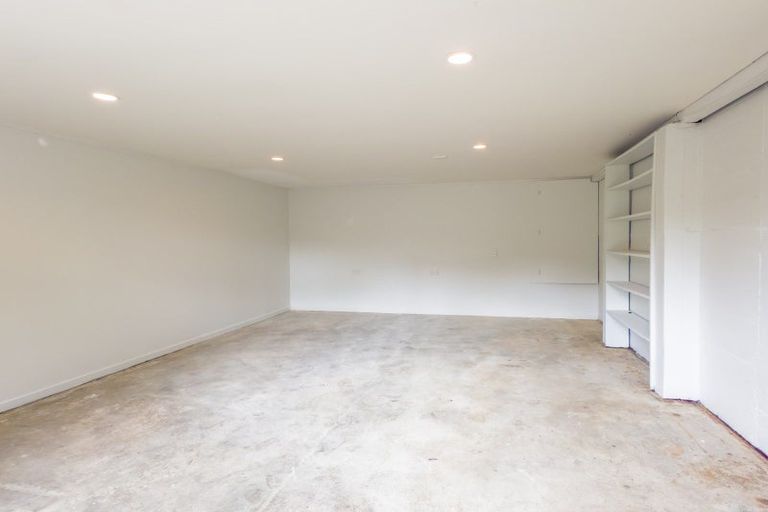 Photo of property in 40 Jocelyn Crescent, Pinehaven, Upper Hutt, 5019