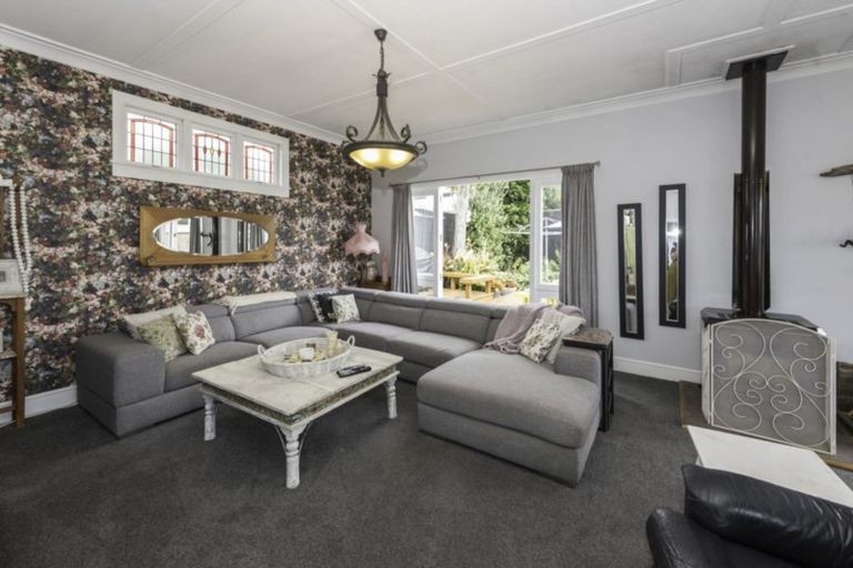 Photo of property in 48 Belt Road, Moturoa, New Plymouth, 4310