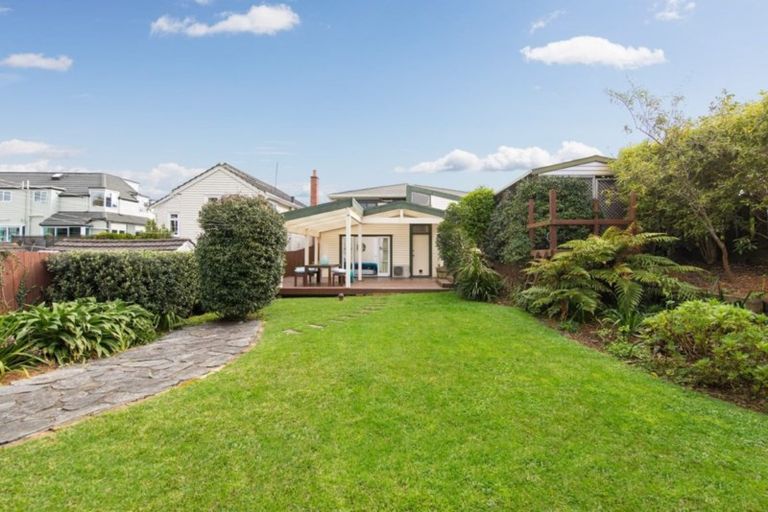 Photo of property in 7 Bungalow Avenue, Point Chevalier, Auckland, 1022