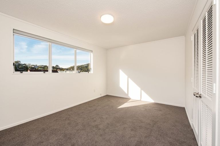 Photo of property in 7b Percy Dyett Drive, Karori, Wellington, 6012