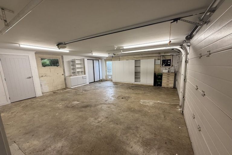 Photo of property in 18 Zita Avenue, Matakatia, Whangaparaoa, 0930