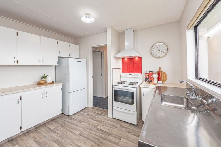 Photo of property in 87 Cornfoot Street, Castlecliff, Whanganui, 4501