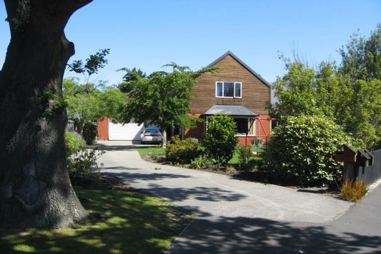 Photo of property in 8 Oakmont Green, Shirley, Christchurch, 8061