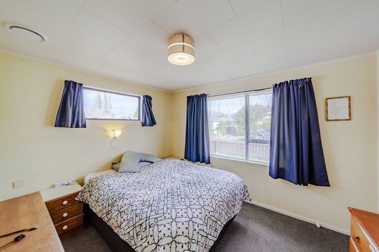 Photo of property in 1 Latham Stubbs Crescent, Waipawa, 4210