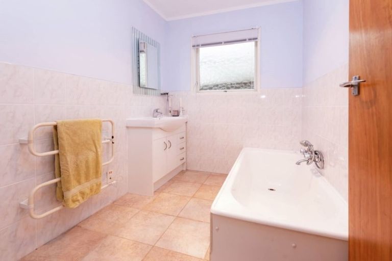 Photo of property in 96 Gills Road, Bucklands Beach, Auckland, 2014