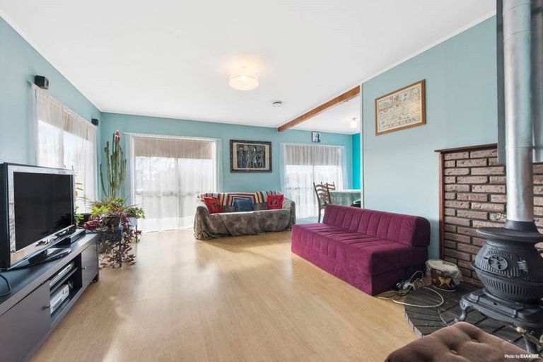 Photo of property in 12 Granville Drive, Massey, Auckland, 0614