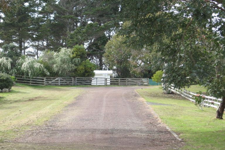 Photo of property in 154 Ocean Beach Road, Tairua, 3508