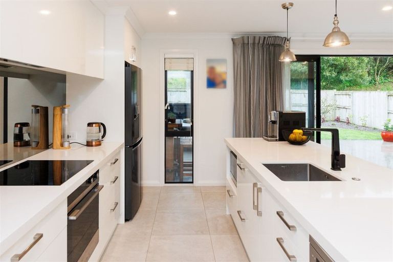 Photo of property in 5 Freedom Drive, Kelvin Grove, Palmerston North, 4414