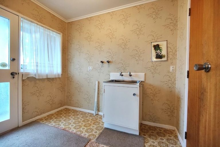 Photo of property in 9 Stansfield Place, Sunnyhills, Auckland, 2010