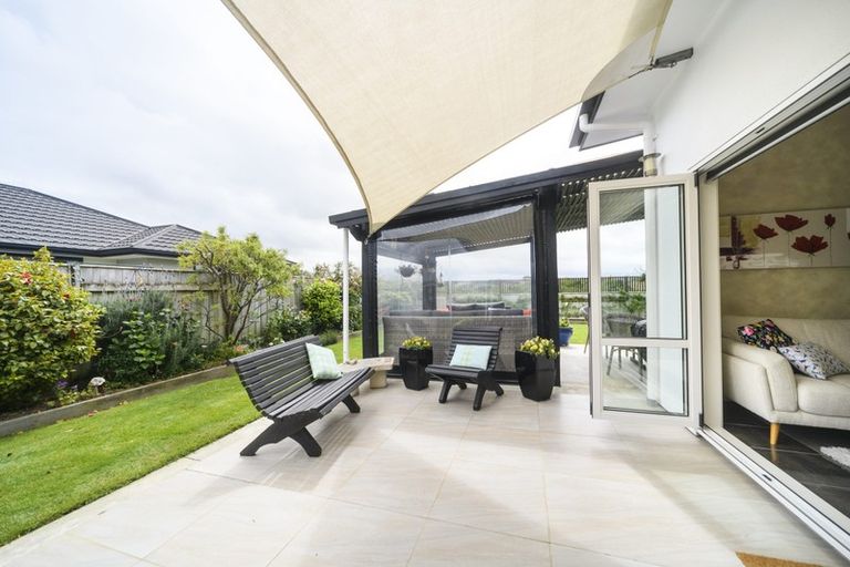 Photo of property in 20 Lorenzo Place, Kelvin Grove, Palmerston North, 4414